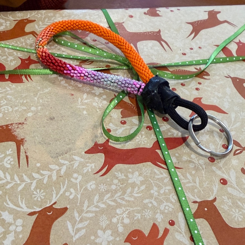 🪡Handmade Indigenous Beaded wristlet / keychain